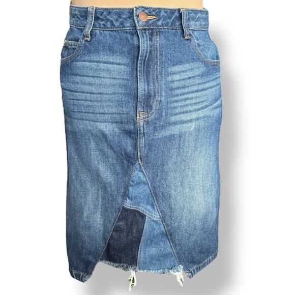Time and Tru Denim Midi Skirt Size 8 Dark Wash Frayed Hem Patchwork Retro - Picture 1 of 9